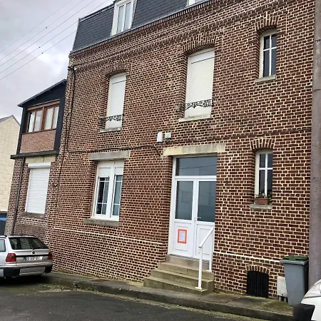 De 2 Chambres A Avec Terrasse Amenagee Et Wifi 아파트