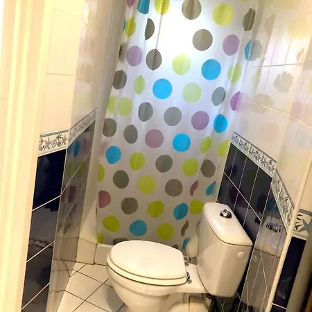 De 2 Chambres A Avec Terrasse Amenagee Et Wifi *