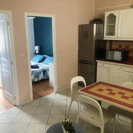 아파트 De 2 Chambres A Avec Terrasse Amenagee Et Wifi *